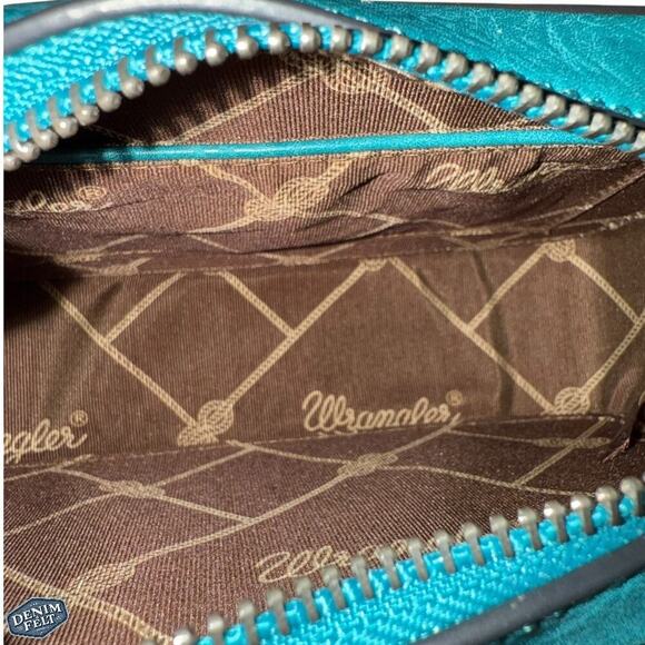 Wrangler Teal/Turquoise Snapshot Camera Shoulder/Crossbody Bag w/ Guitar Strap - Picture 9 of 16